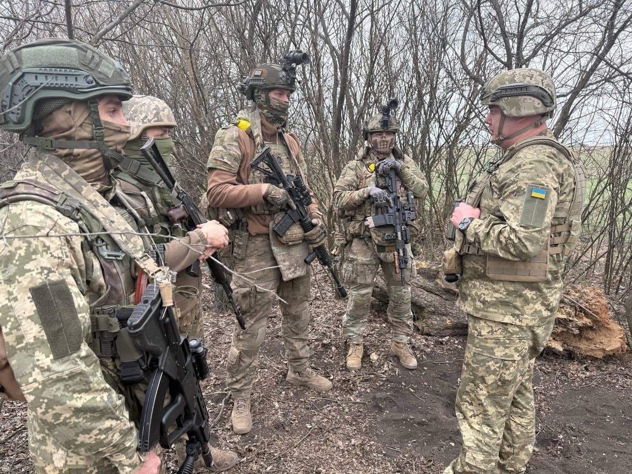 наєв і солдати