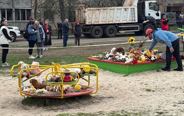 В Україні оголосили 6 квітня Днем жалоби за жертвами російської атаки в Кривому Розі