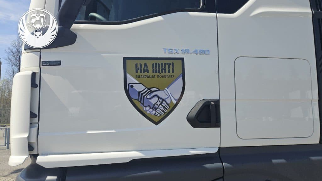 на щиті