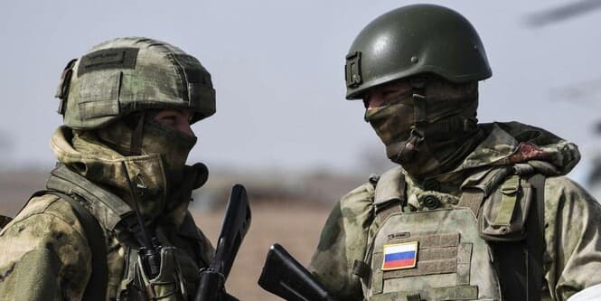 російські військові