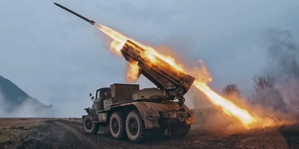 стріляє град 67 ОМБр