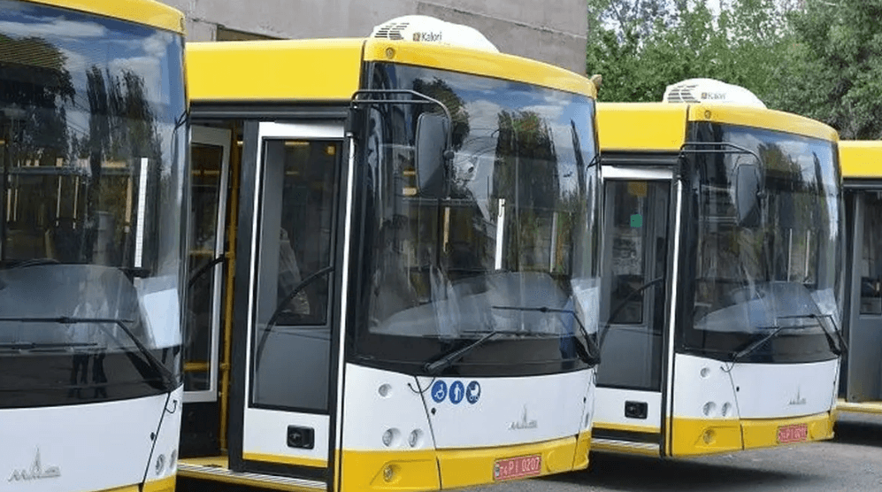 Новые автобусы, которые только что прибыли в Мариуполь, 2019 год. Фото: Мариупольский городской совет