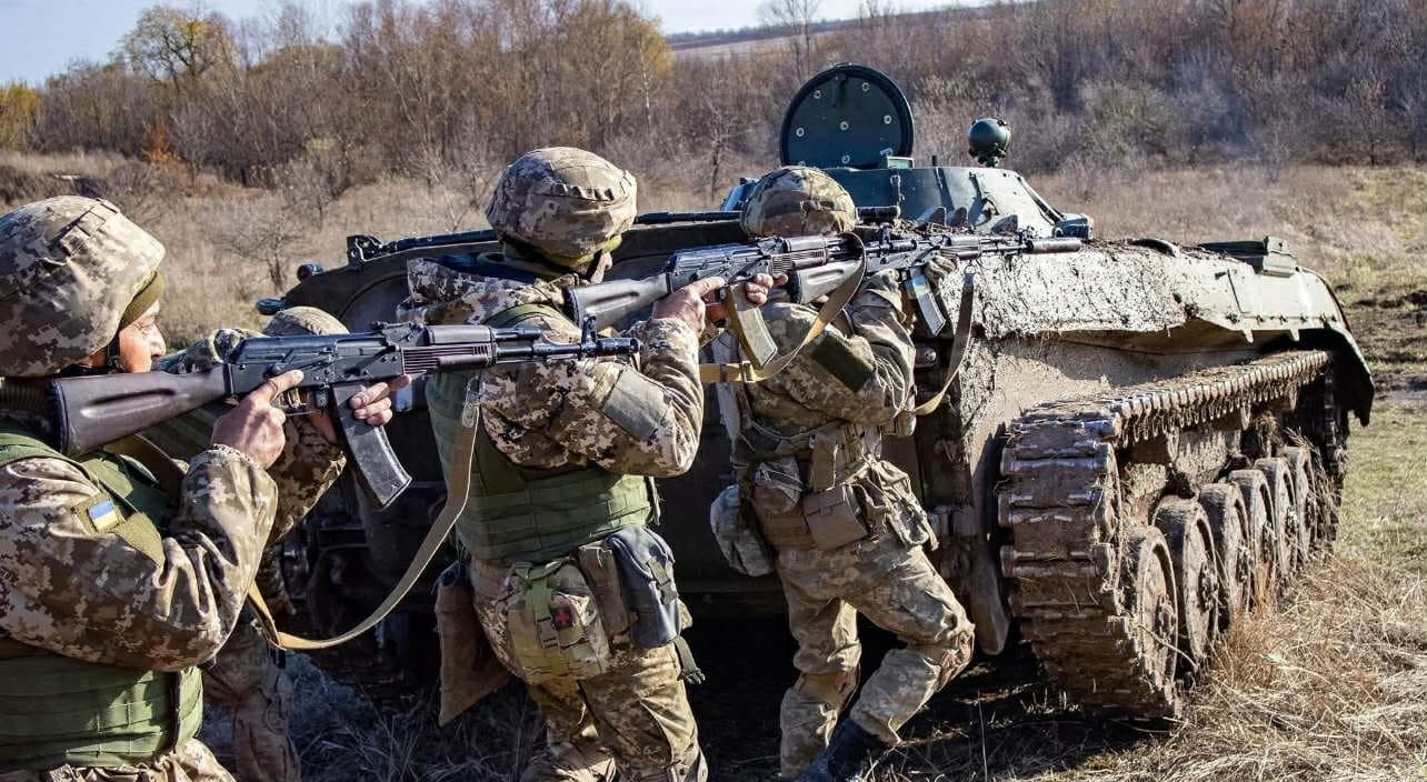 Фото: 56 омбр. Военные ВСУ и техника