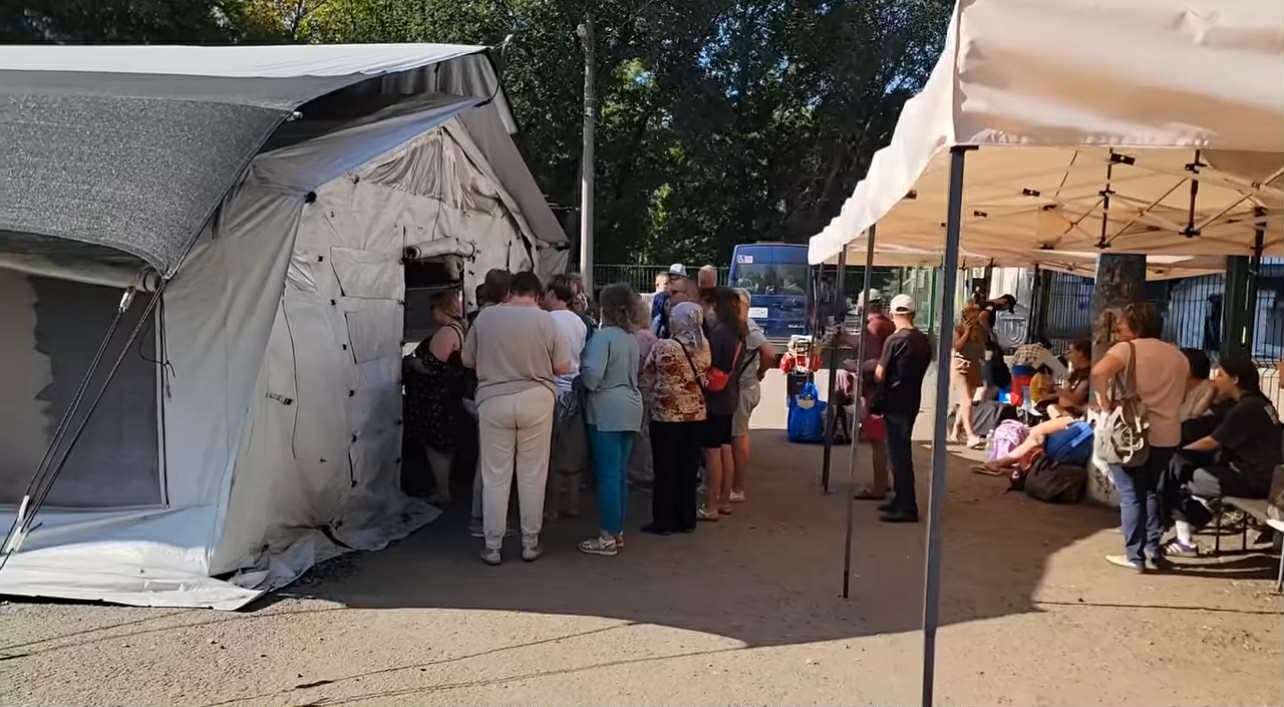 Евакуаційники виконують посилену евакуацію з Донеччини і Дніпропетровщини, є проблеми з розселенням людей