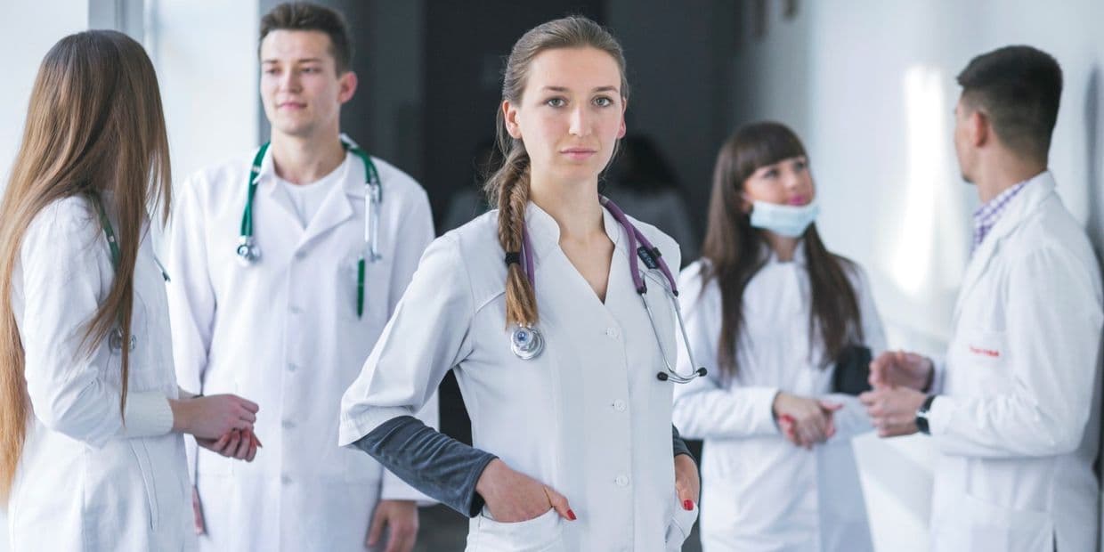 Студенты-медики. Фото: Freepik
