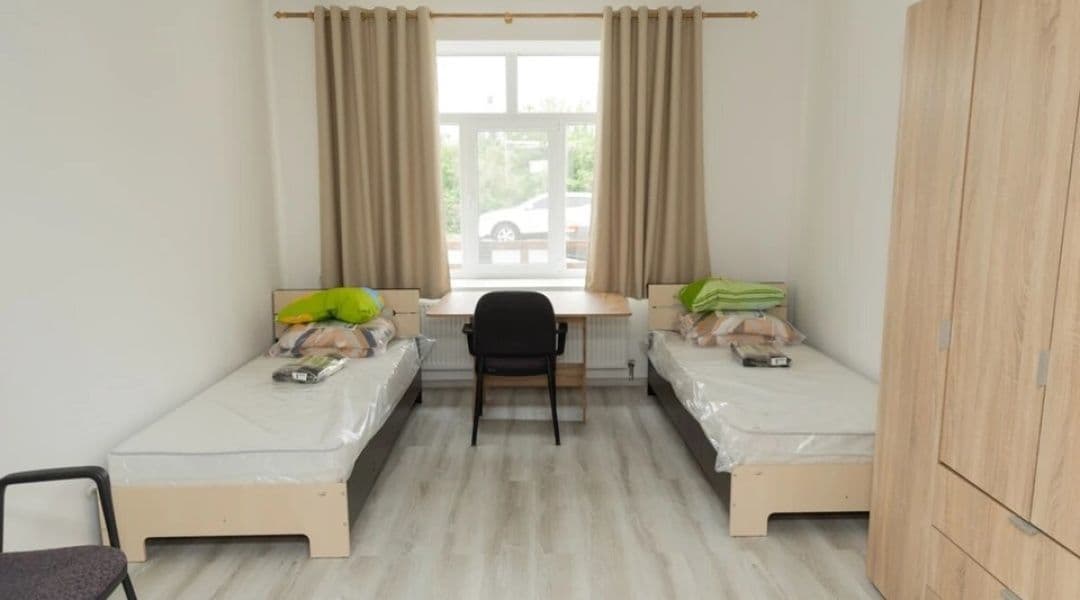 <em>Переселенці з Черкаської громади отримують державну допомогу на проживання. Фото: Полтавська ОВА</em>