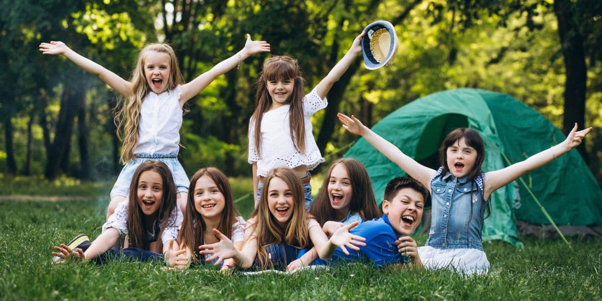 Діти на відпочинку. Фото: Freepik