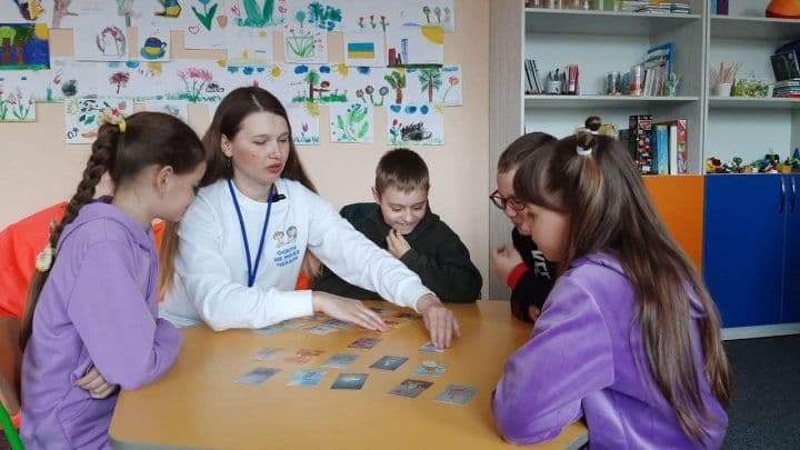 <em>Для дітей ВПО, зокрема з Черкаської громади, на Житомирщині розширюють психологічну підтримку. Ілюстративне фото: БФ "Карітас Полтава"</em>