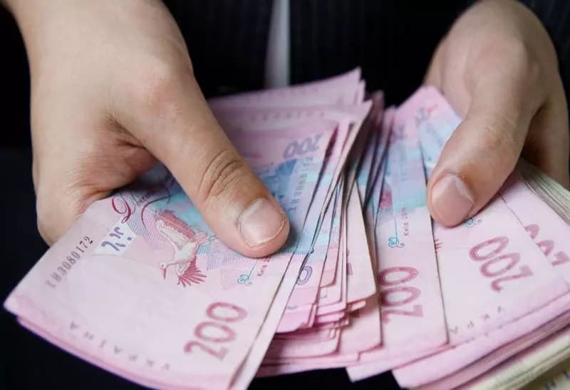 Денежная помощь в украинских гривнах. Фото: Молодой буковинец