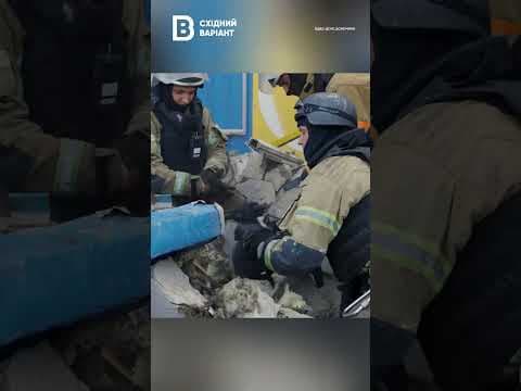 🙏 Добропілля: на місці російського удару надзвичайники врятували з-під завалів собаку