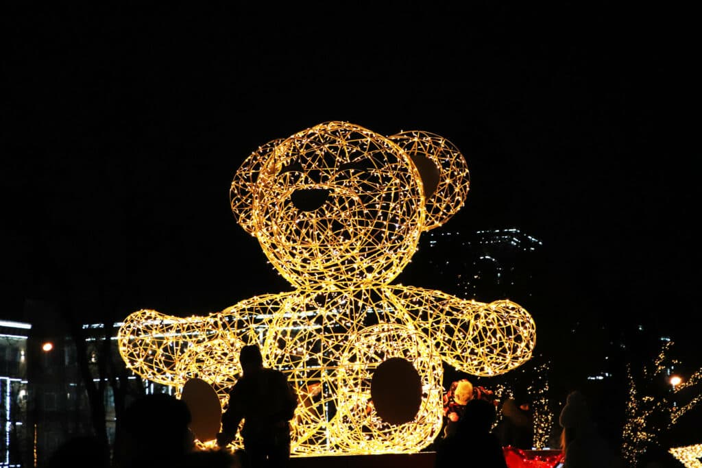 Праздник начинается: что стоит посмотреть на главной новогодней локации Мариуполя