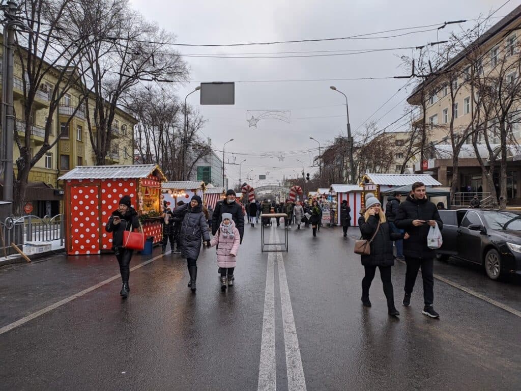 Праздник начинается: что стоит посмотреть на главной новогодней локации Мариуполя