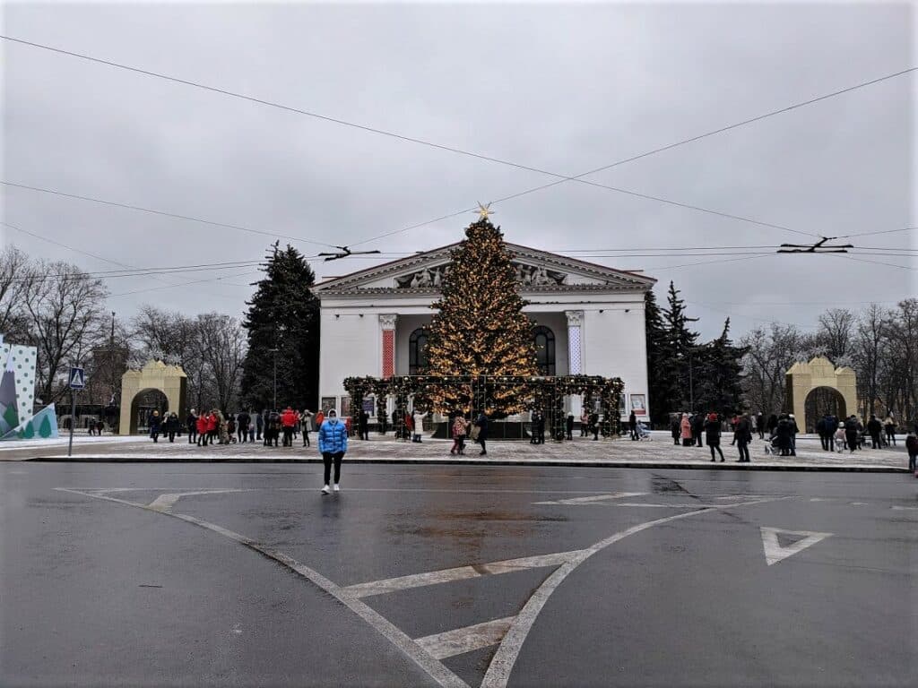 Праздник начинается: что стоит посмотреть на главной новогодней локации Мариуполя
