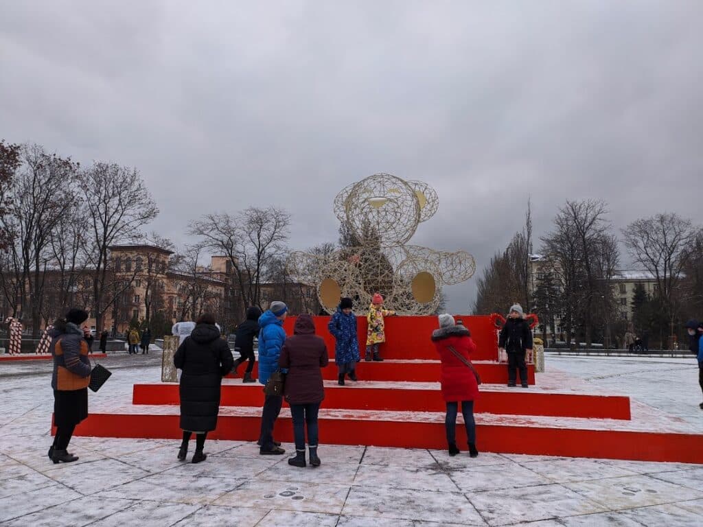 Праздник начинается: что стоит посмотреть на главной новогодней локации Мариуполя