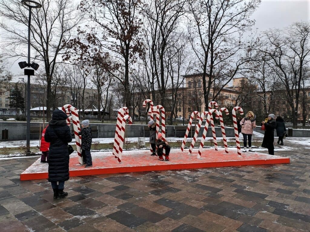 Праздник начинается: что стоит посмотреть на главной новогодней локации Мариуполя