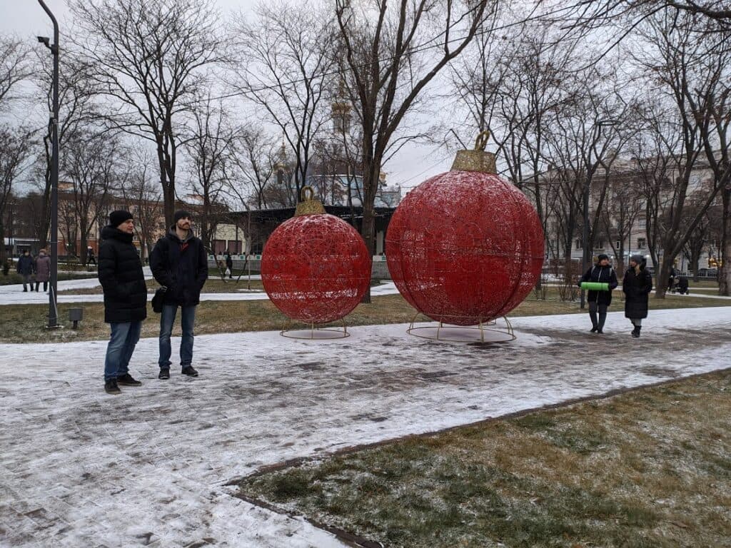Праздник начинается: что стоит посмотреть на главной новогодней локации Мариуполя
