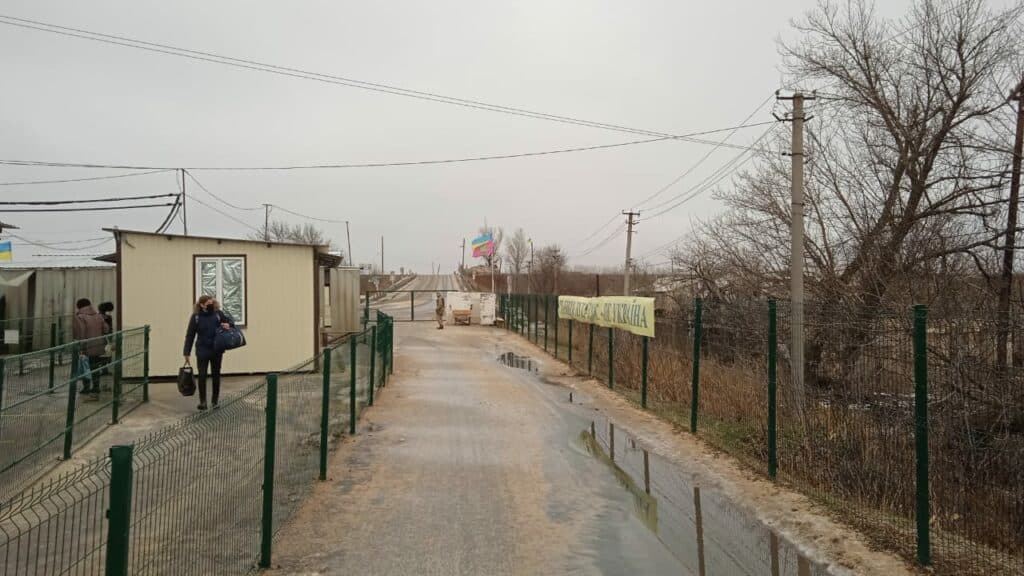 По той бік лінії розмежування. Як працюватиме КПВВ на Луганщині на Різдво та під час локдауну