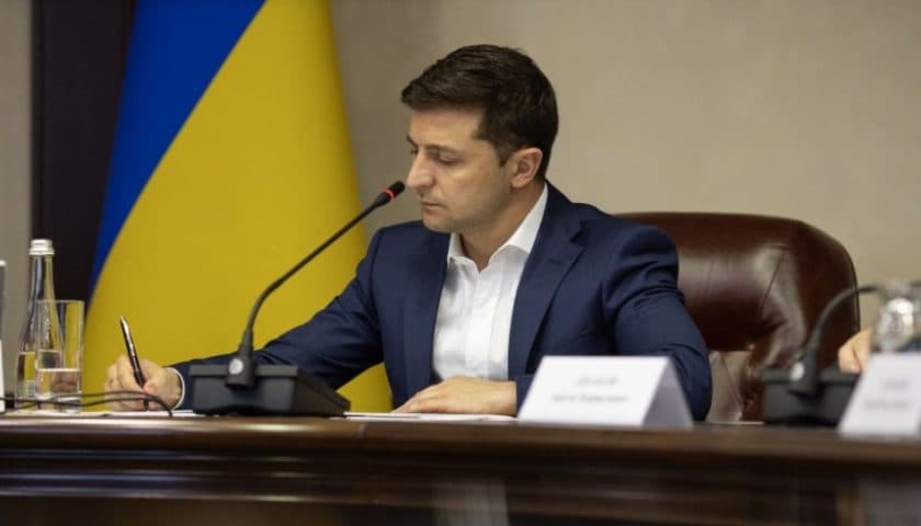 Зеленский подписал указ о санкциях против Медведчука, Марченко и ряда граждан РФ: список