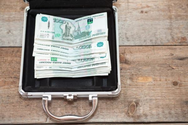 В окупованому Донецьку підліток знайшов 72 тисячі рублів і віддав власникам