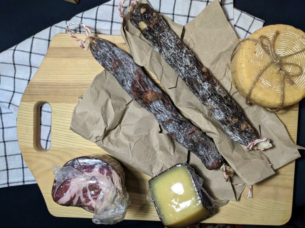 "Восточный Вариант" дегустирует: что вкусного и красивого купить у предпринимателей из Донбасса
