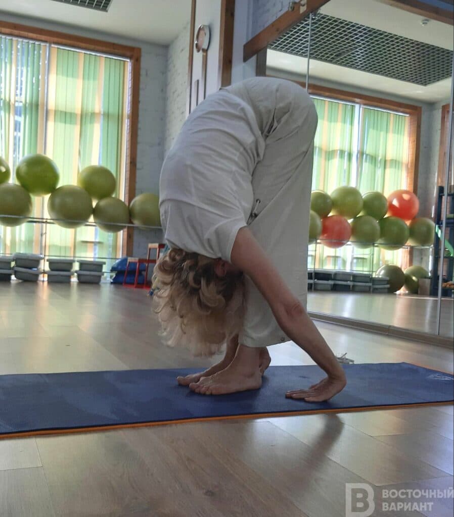 учитель йога