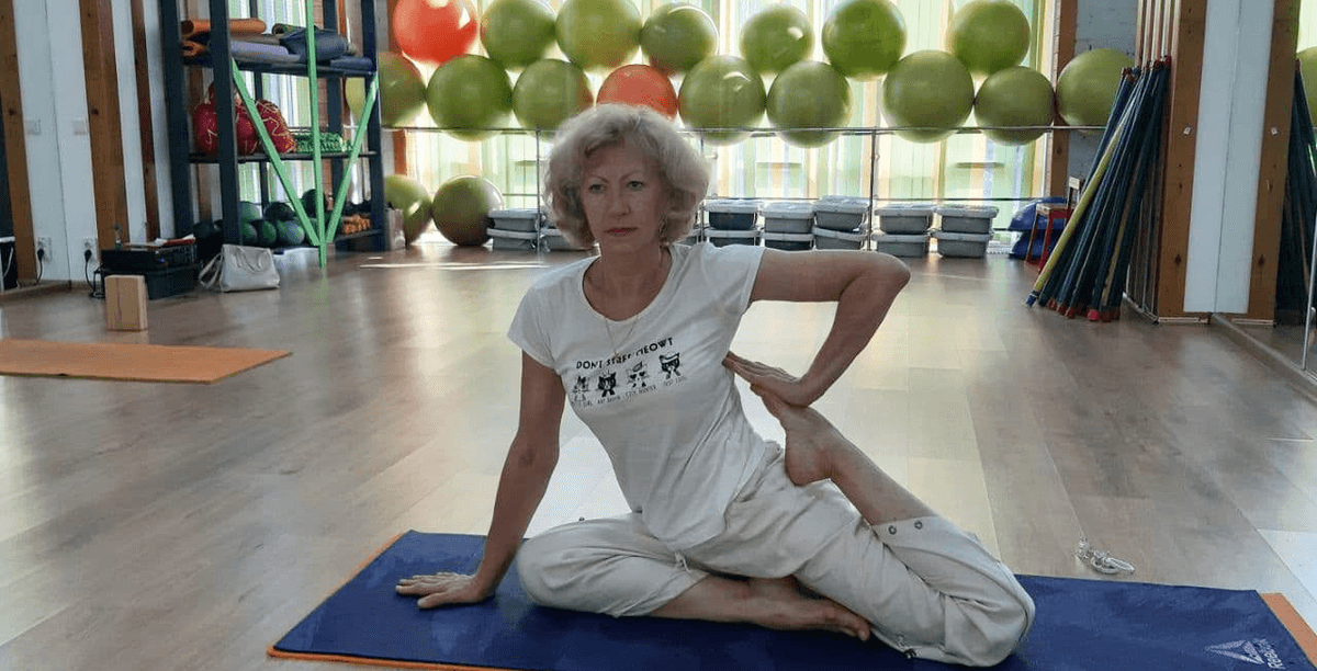 учитель йога