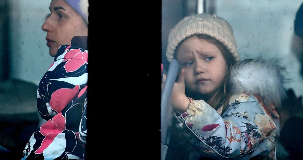 обложка евакуація діти дети