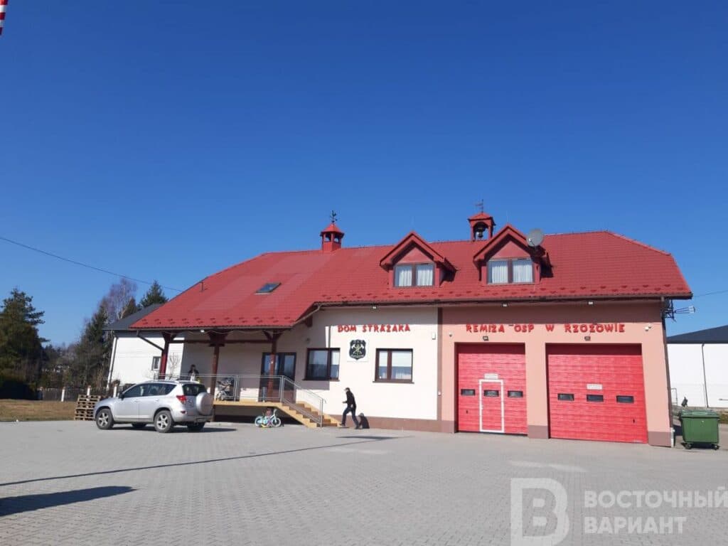 польша помогает