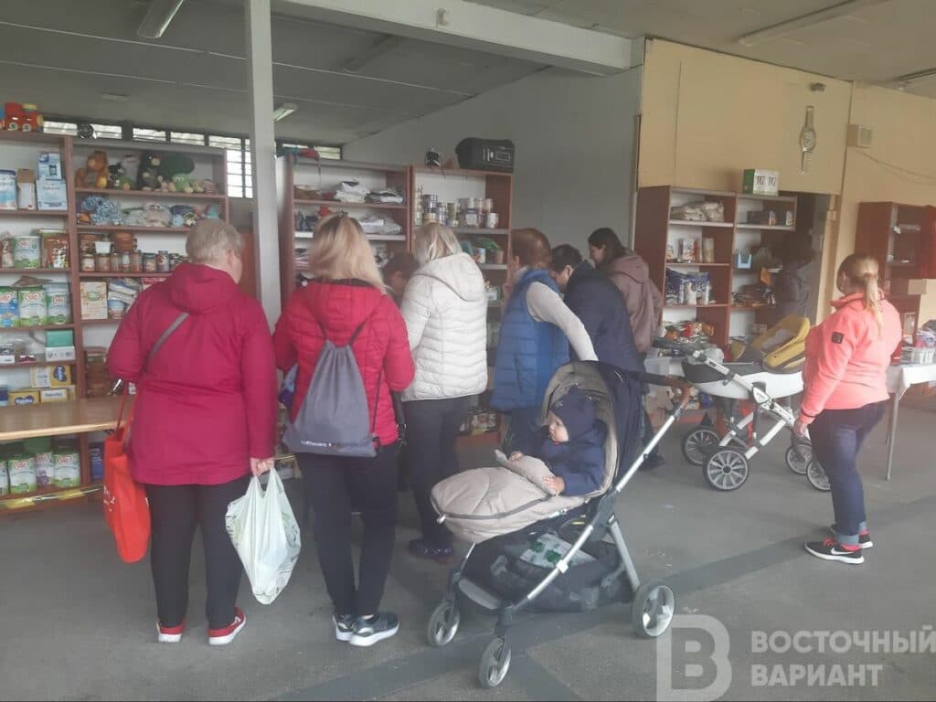 польша помогает