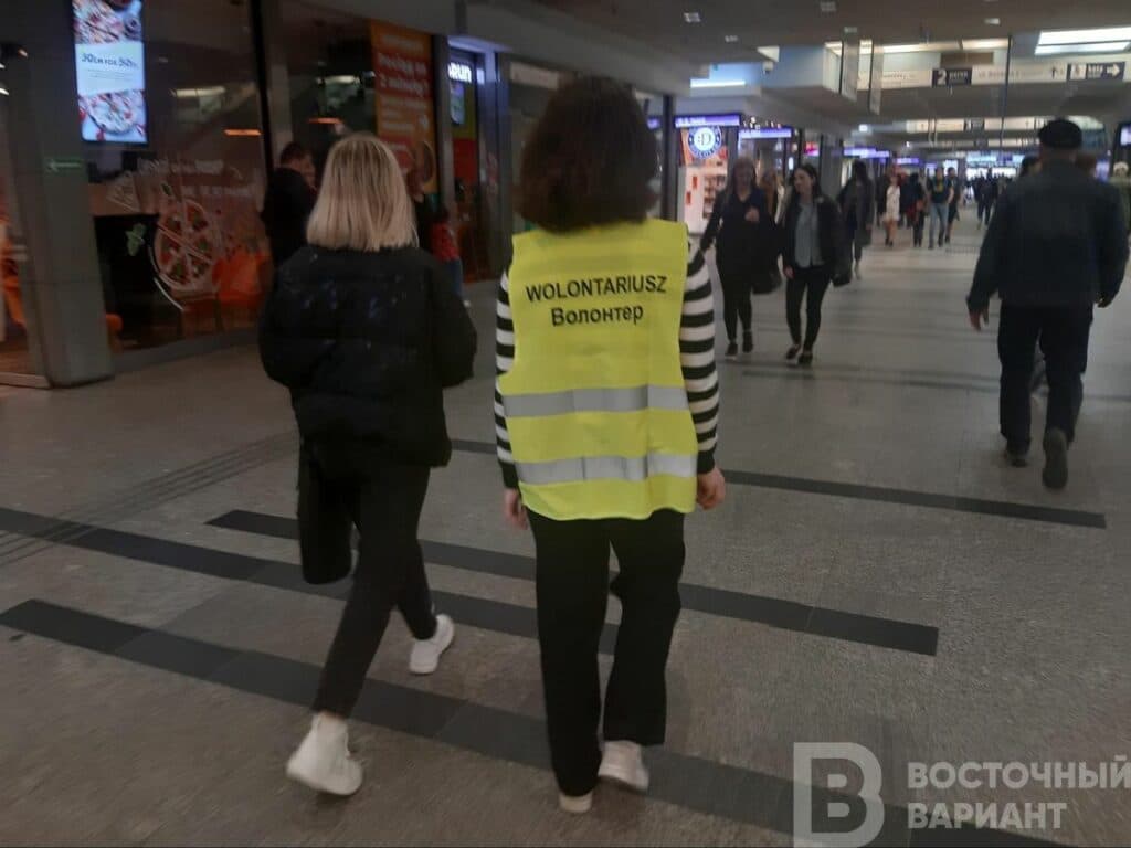 польша помогает