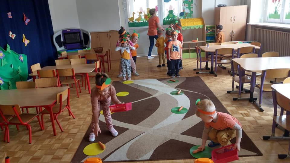 польща помогает