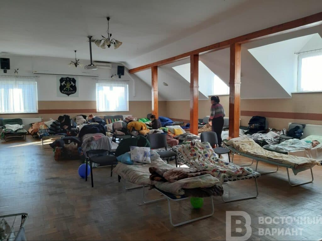 польша помогает