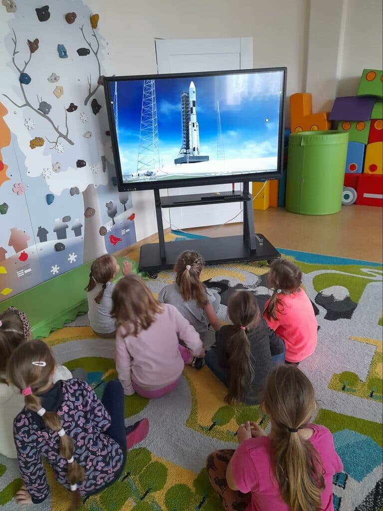 польща помогает