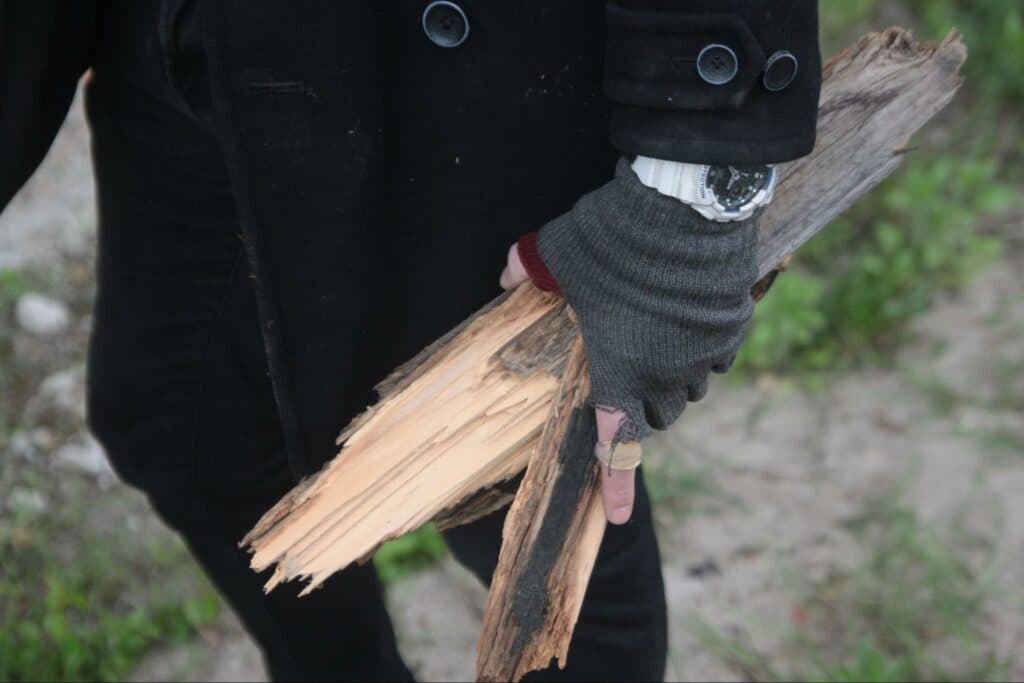 Речі з блокадного Маріуполя: рукавички