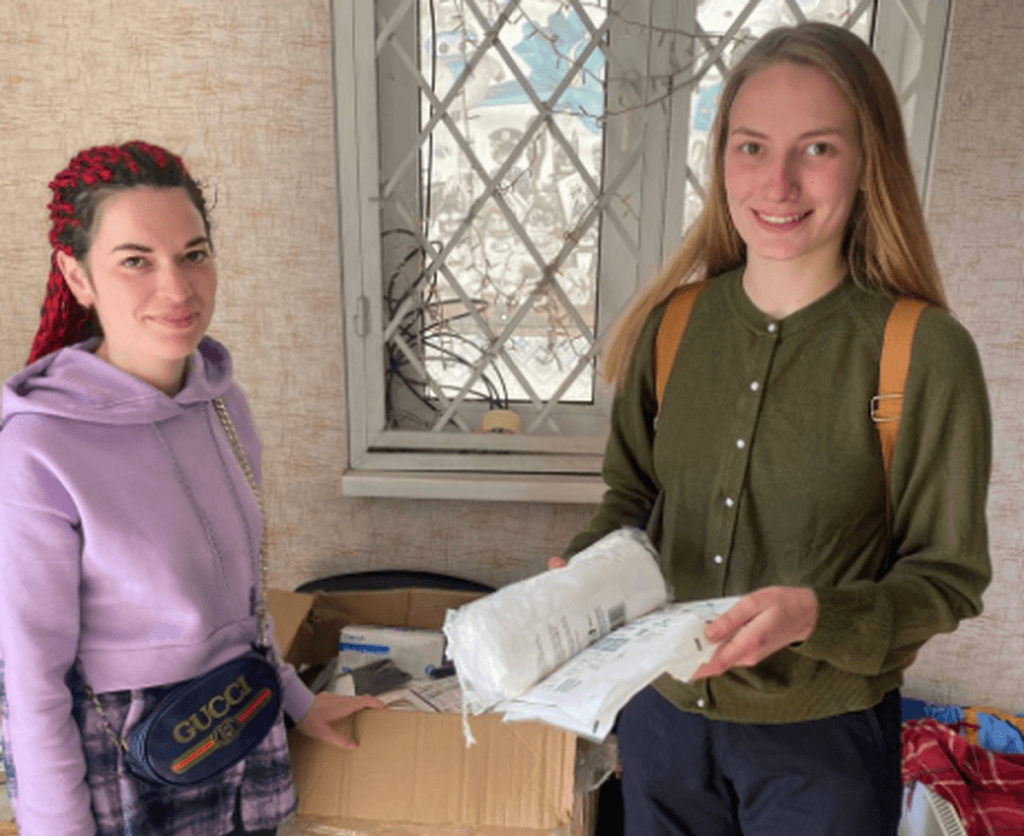 волонтерка из славянска