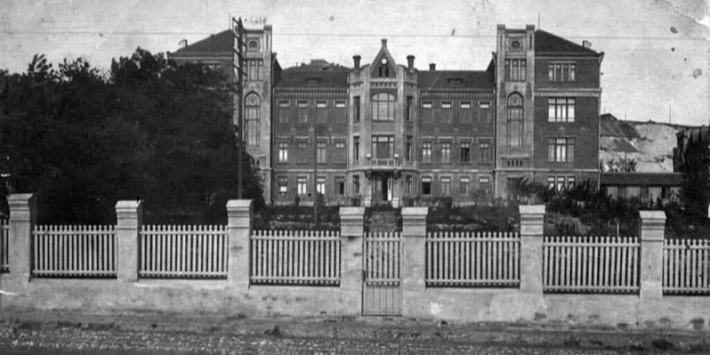 Лисичанськ. 1909 рік. Заводська лікарня