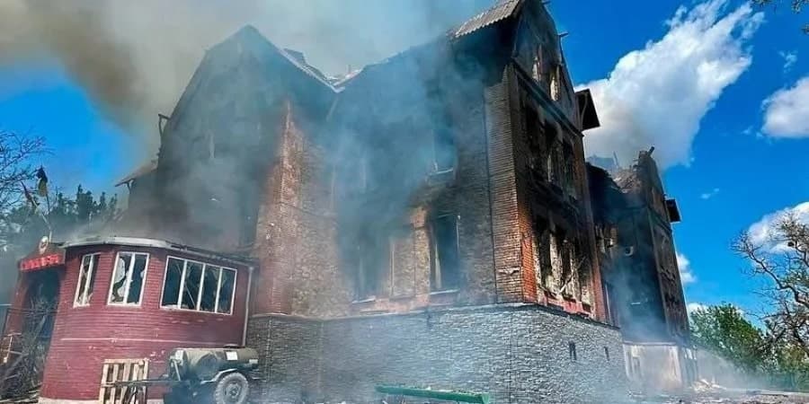 Лисичанськ. Будівля гімназії, що входить до ансамблю Бельгійської архітектурної спадщини