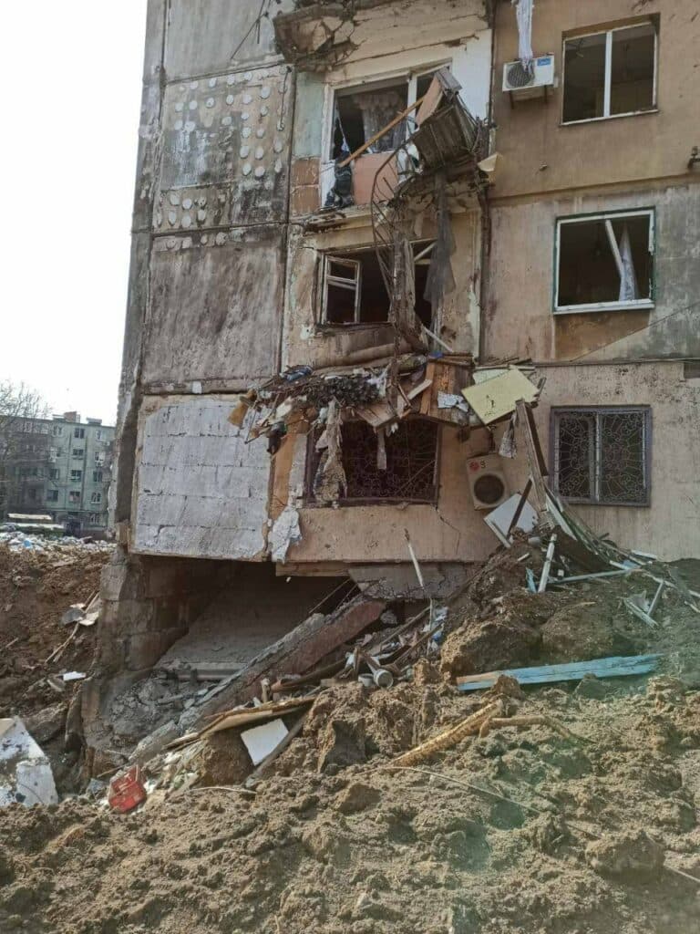 Маріуполь Будинок на бульварі Б. Хмельницького