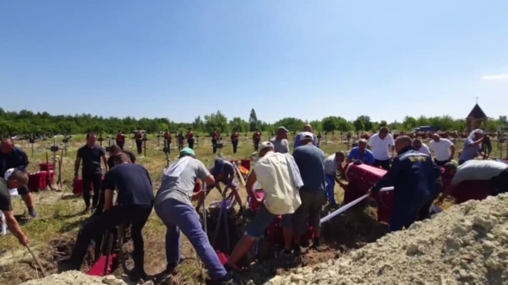 окупанти кладовище