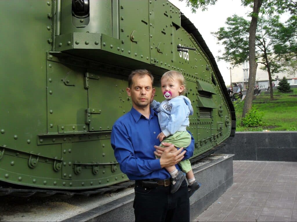 Дмитро з молодшим сином Арсенієм