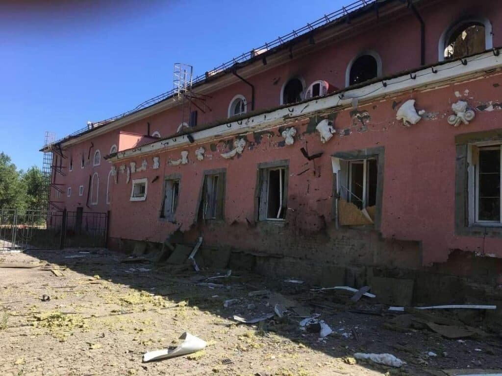 Наслідки обстрілу Лисичанська
