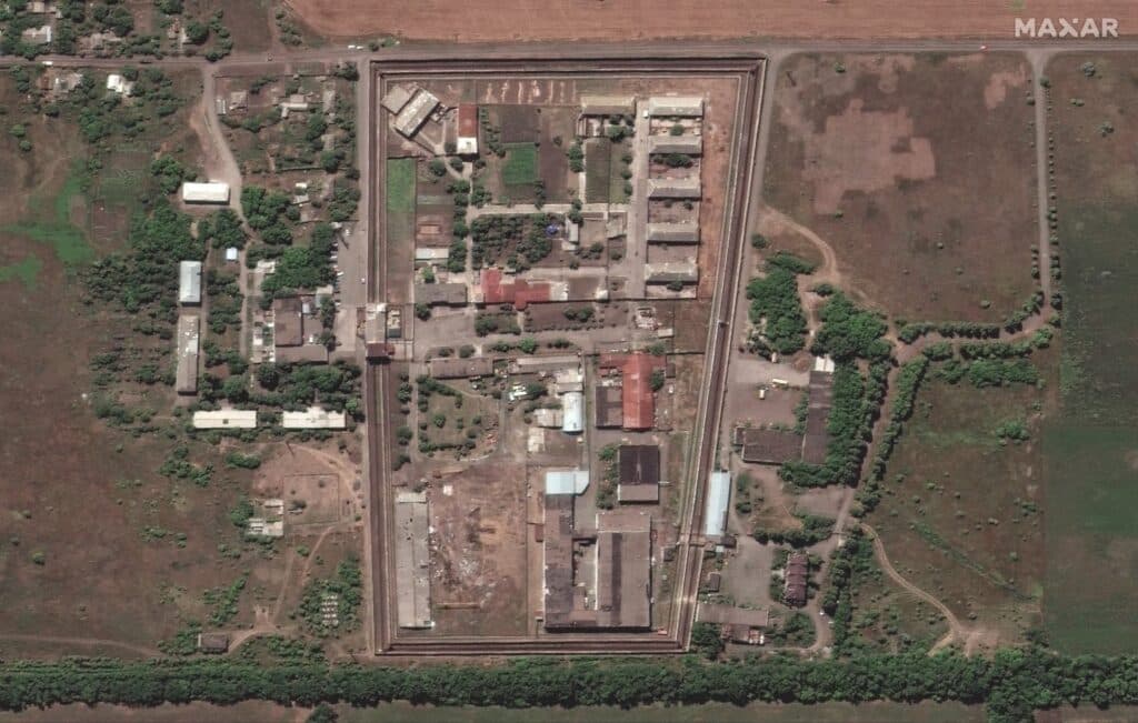 Вид на колонію в Оленівці, де утримувались українські полонені, з супутника