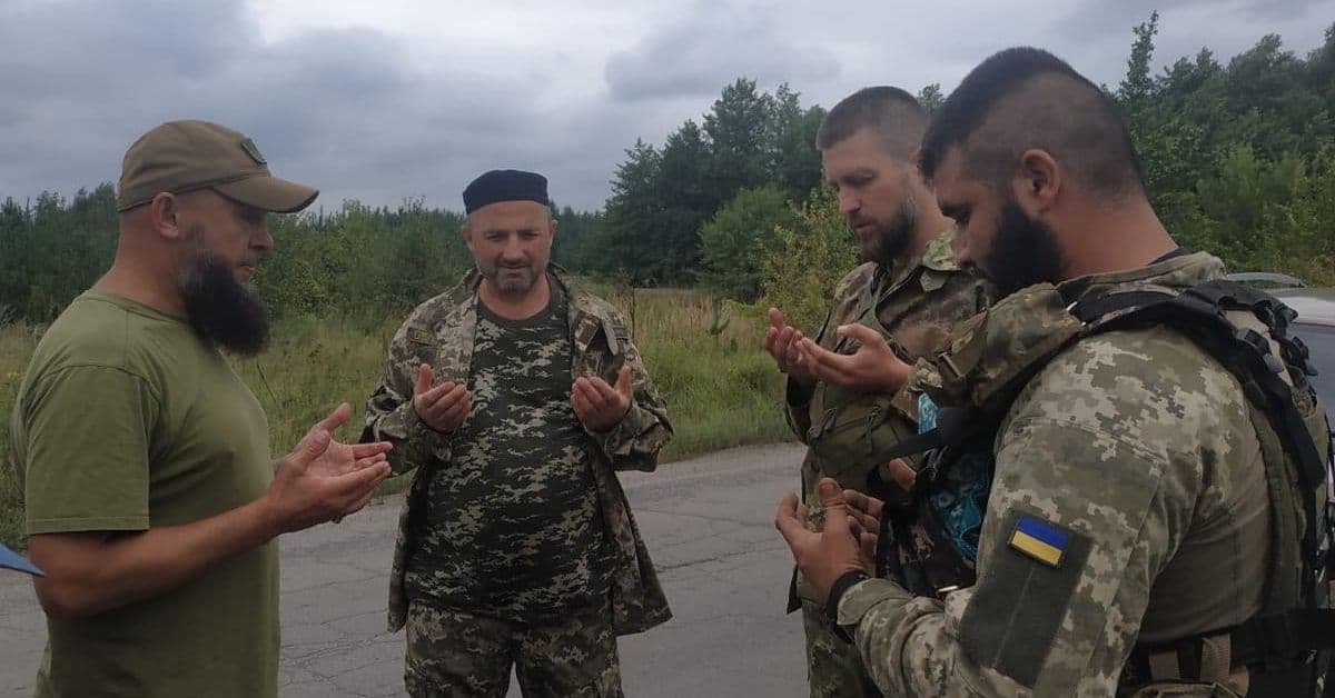 Військові під час молитви