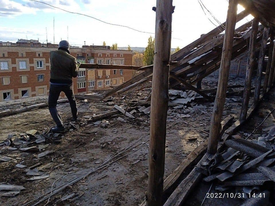 Капітальний ремонт дахів багатоповерхових будинків восени