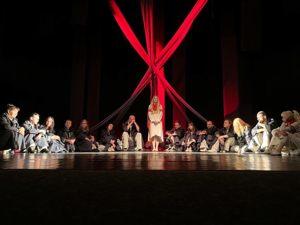 театр під час війни Драміком