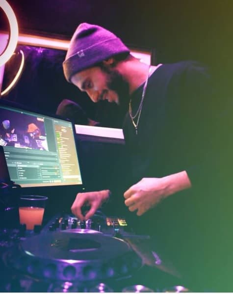 Данил музикант