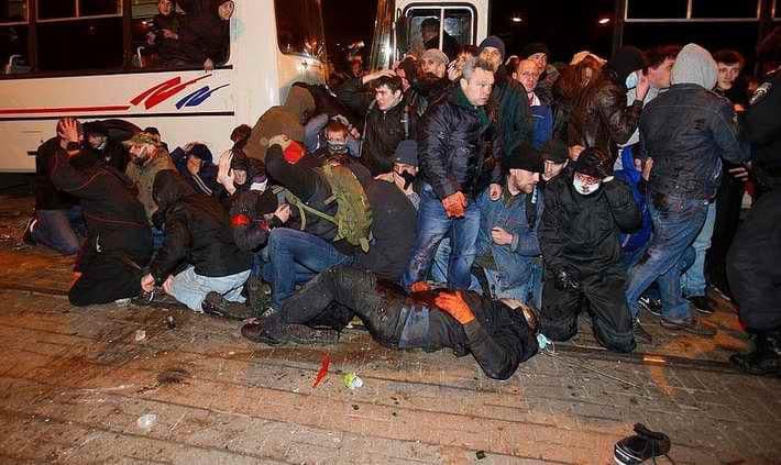 Поранений Дмитро після удару