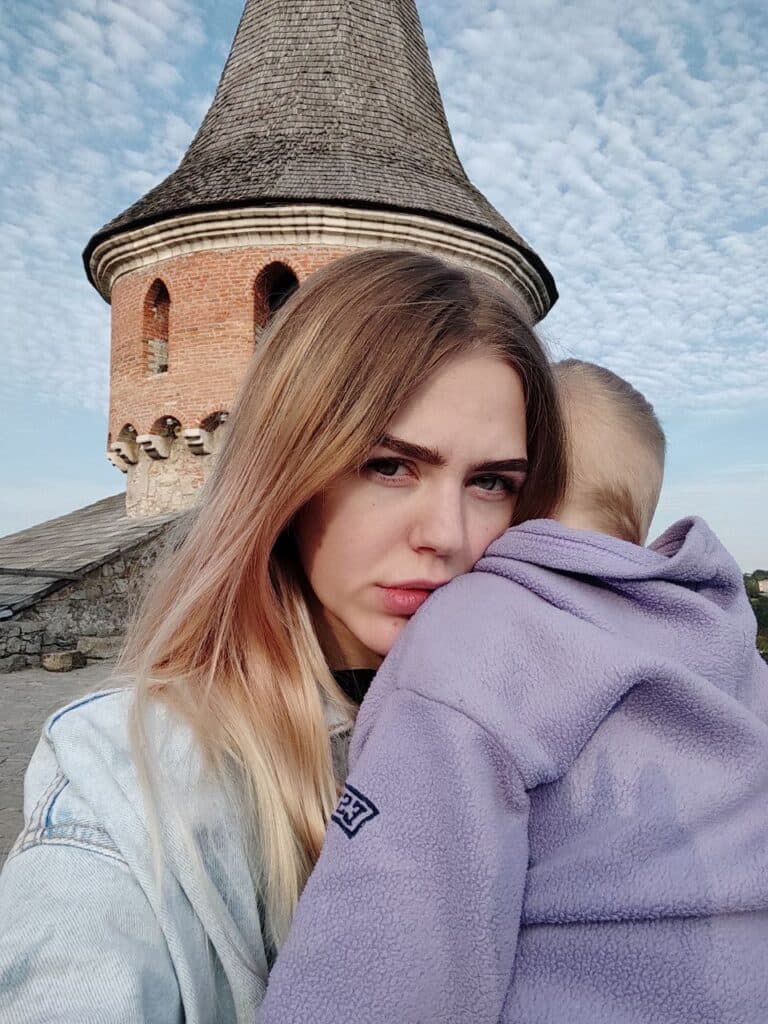 Вікторія з сином