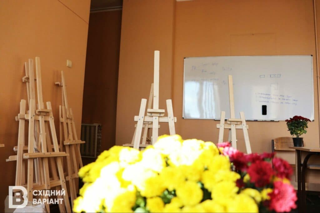 школа ім. Куїнджі Маріуполь