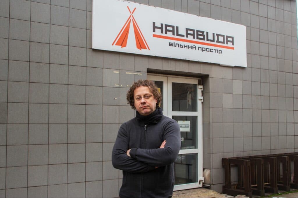 Халабуда з Маріуполя